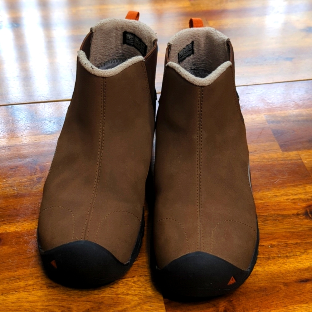 Keen insulated boots kids size 4 women size 6